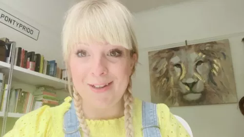 Cath wooldridge gatering around a poem