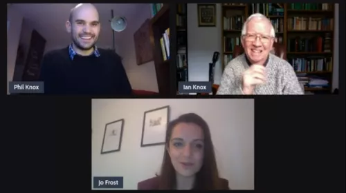 Smiley Knoxes Knox Knoxwhosthere