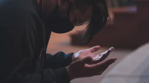 Widescreen image prayer mask