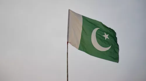 16 by 9 Pakistan flag