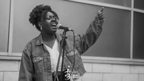 C0061 00 29 24 006 Still036